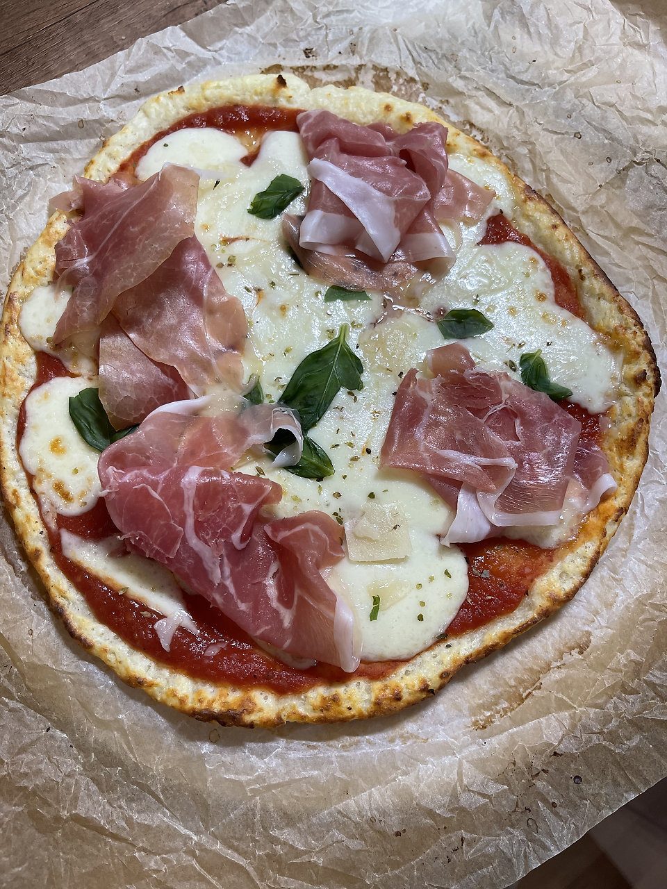 Pizza na spodzie twarogowym